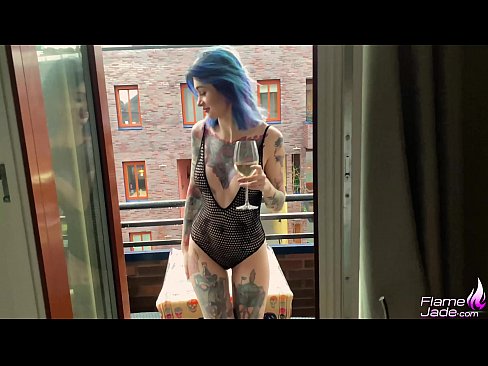 ❤️ Fată imensă care suge cu înghițitură și o fute cu pasiune sub cerul liber at ro.ladyxxxporno.ru ️❤